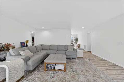9 Vista Drive N Manorville NY 11949