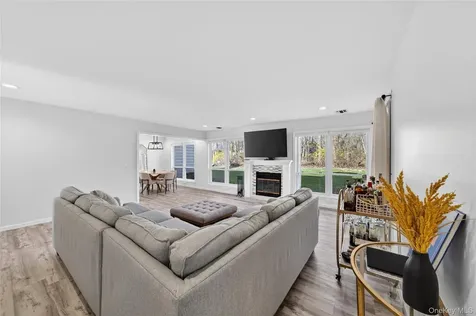 9 Vista Drive N Manorville NY 11949