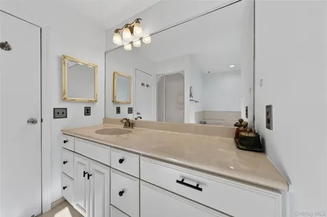 9 Vista Drive N Manorville NY 11949