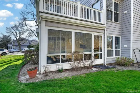 9 Vista Drive N Manorville NY 11949