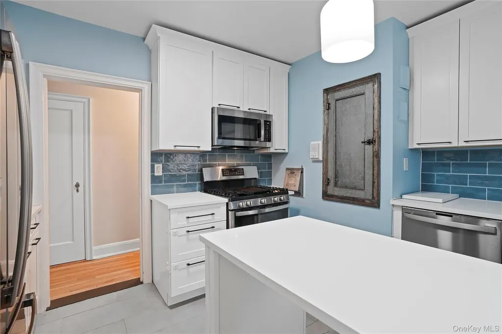 295 N Broadway Yonkers NY 10701