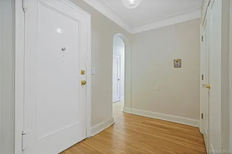 295 N Broadway Yonkers NY 10701