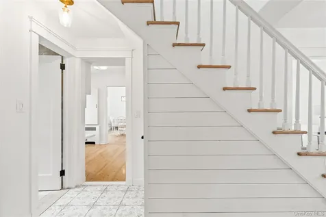 201 Clayton Road Scarsdale NY 10583