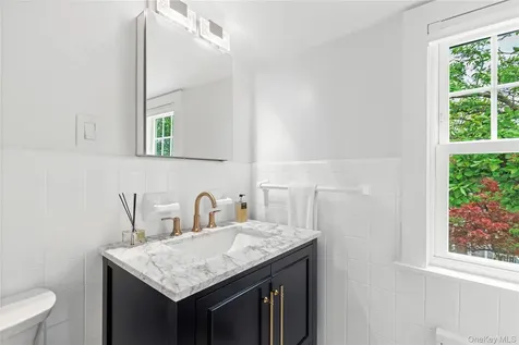 201 Clayton Road Scarsdale NY 10583