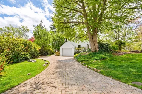201 Clayton Road Scarsdale NY 10583