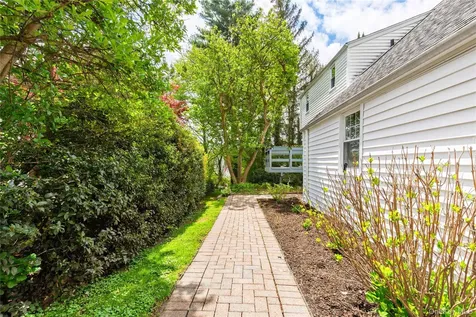 201 Clayton Road Scarsdale NY 10583