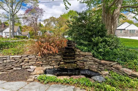 201 Clayton Road Scarsdale NY 10583
