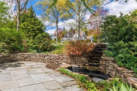 201 Clayton Road Scarsdale NY 10583