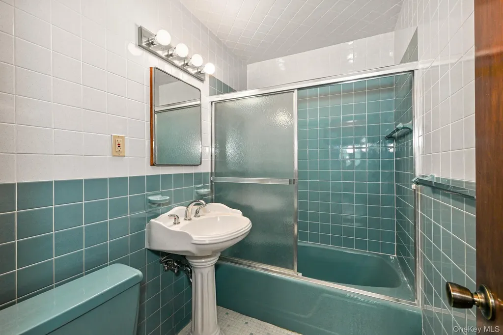 32 Chase Avenue White Plains NY 10606