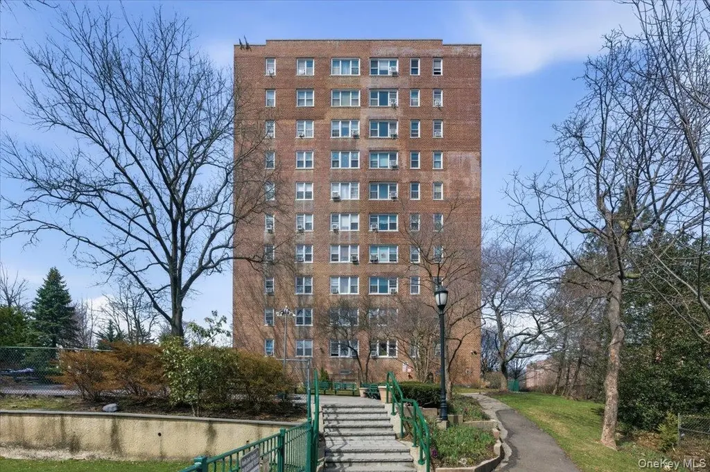 80 Knolls Crescent Bronx NY 10463