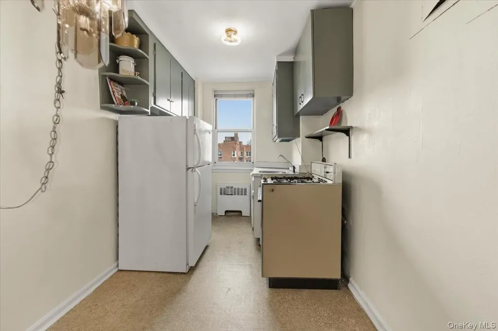 80 Knolls Crescent Bronx NY 10463