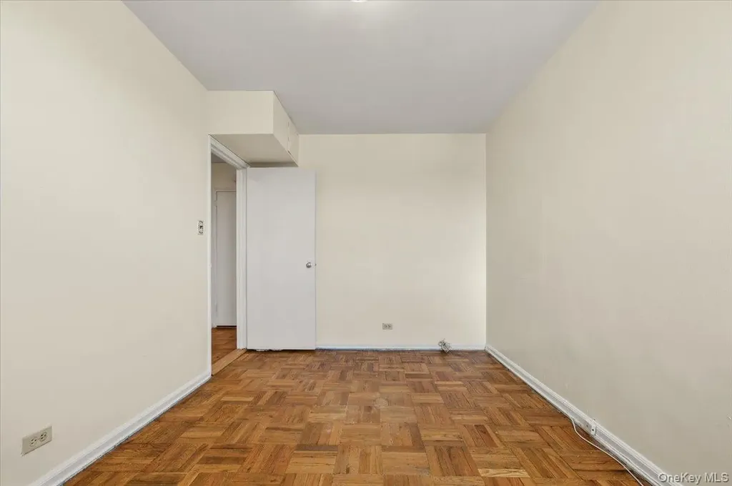 80 Knolls Crescent Bronx NY 10463