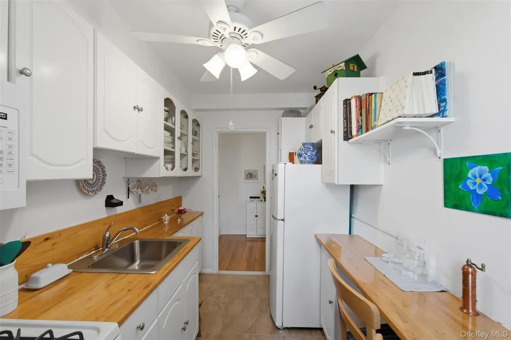 5621 Netherland Avenue Bronx NY 10471