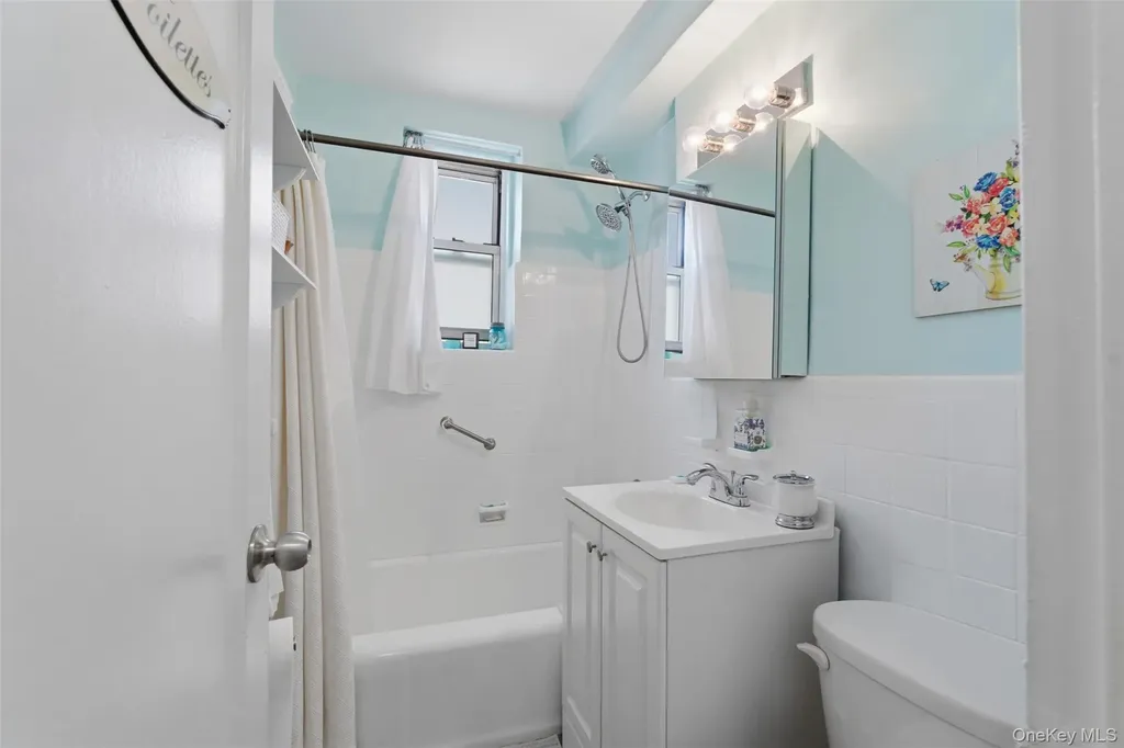 5621 Netherland Avenue Bronx NY 10471