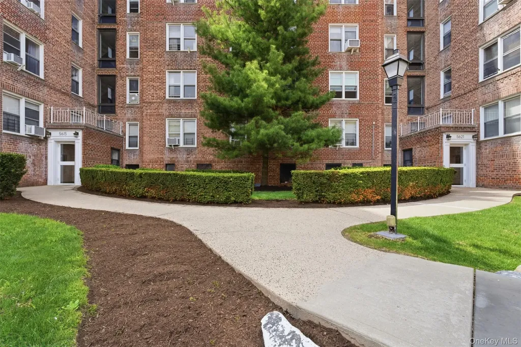 5621 Netherland Avenue Bronx NY 10471