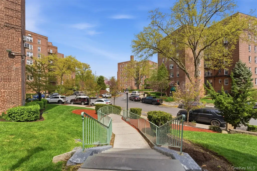 5621 Netherland Avenue Bronx NY 10471