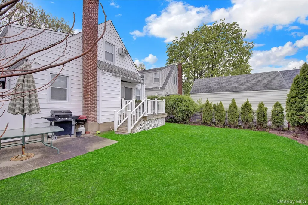 1312 Park Avenue New Hyde Park NY 11040