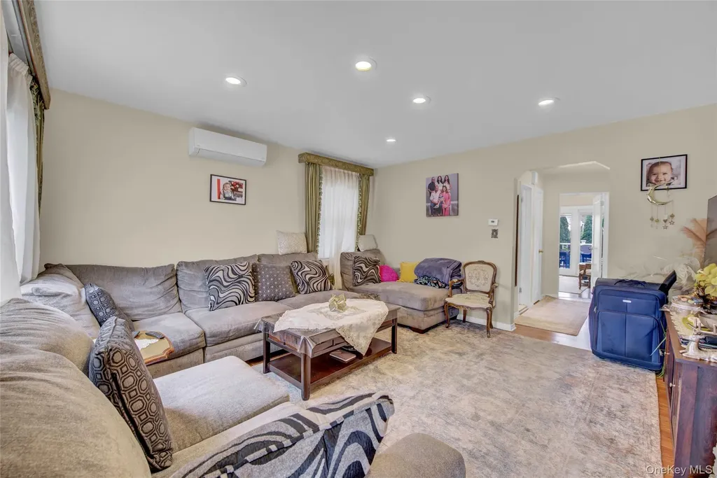 1312 Park Avenue New Hyde Park NY 11040