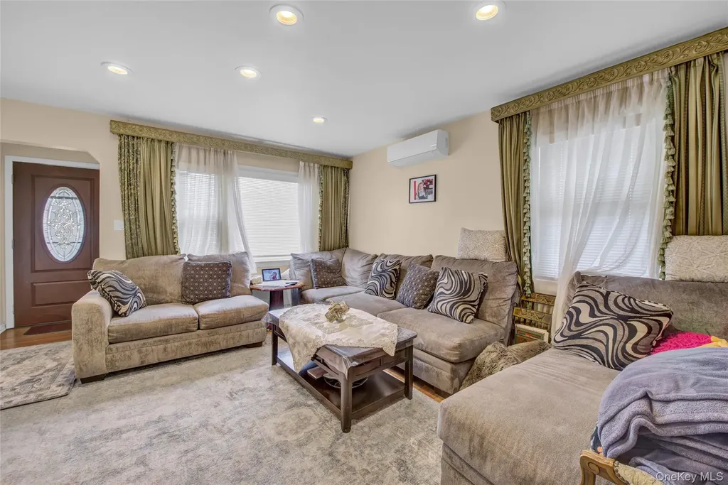 1312 Park Avenue New Hyde Park NY 11040