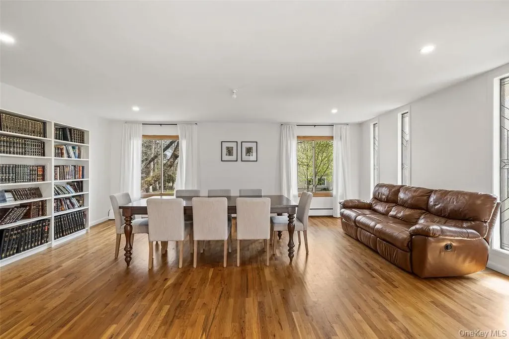 84 Tennyson Drive Nanuet NY 10954