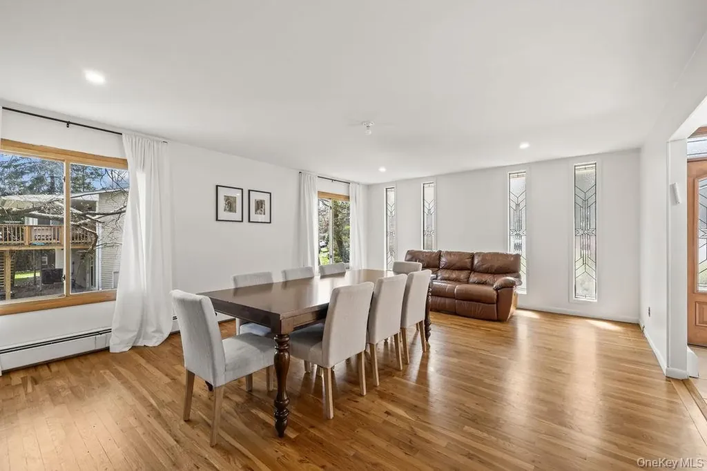 84 Tennyson Drive Nanuet NY 10954