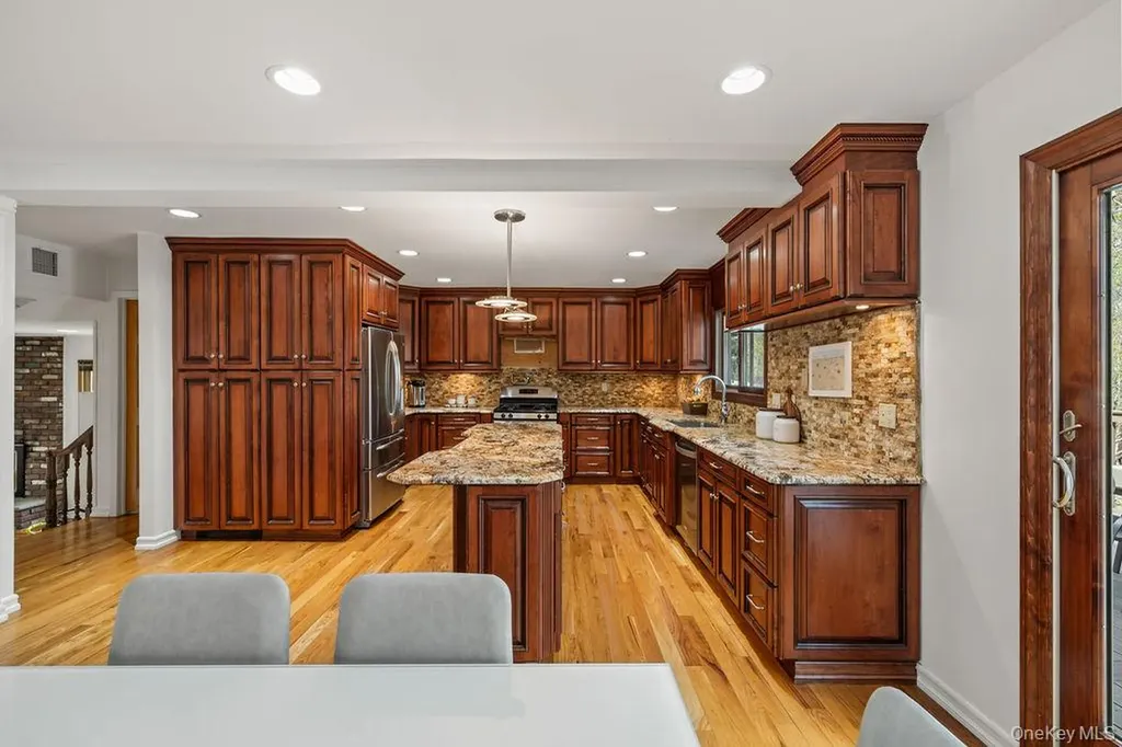 84 Tennyson Drive Nanuet NY 10954