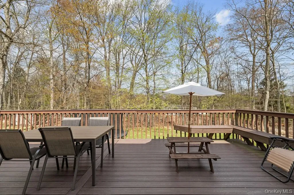 84 Tennyson Drive Nanuet NY 10954