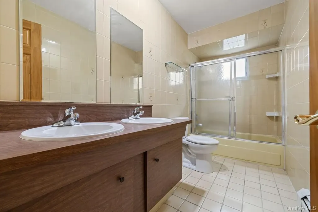 84 Tennyson Drive Nanuet NY 10954