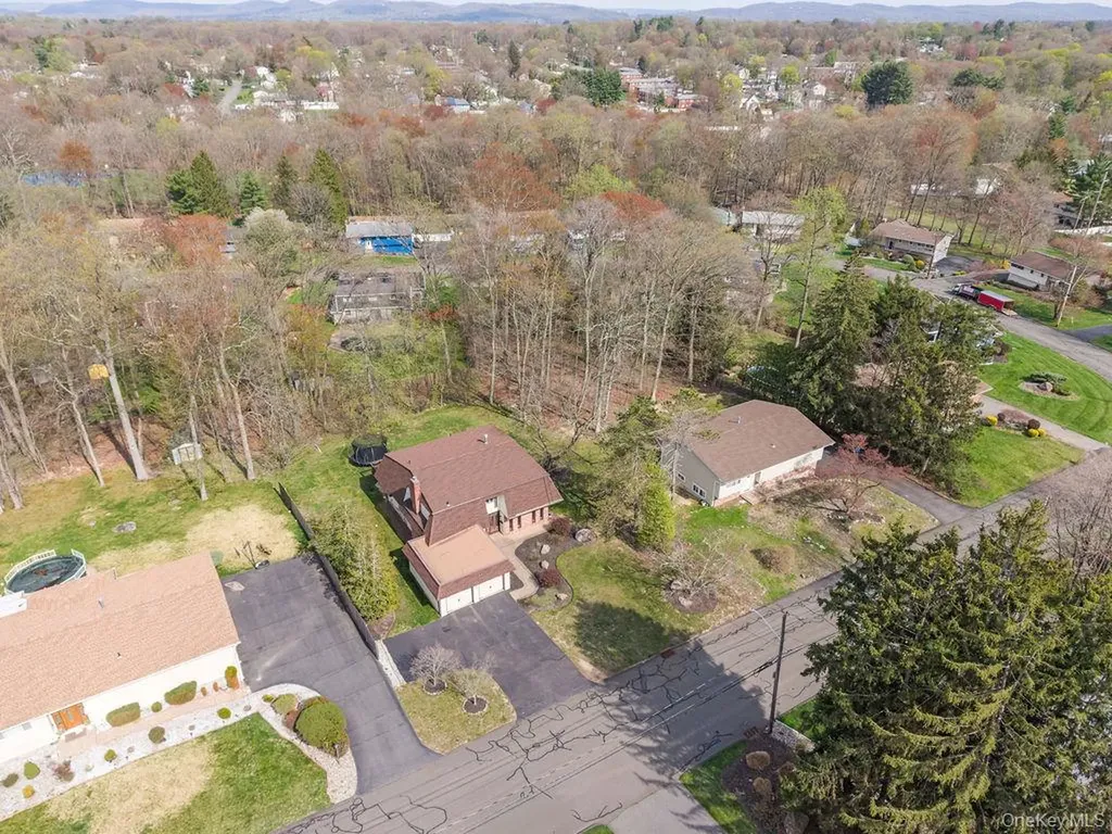84 Tennyson Drive Nanuet NY 10954