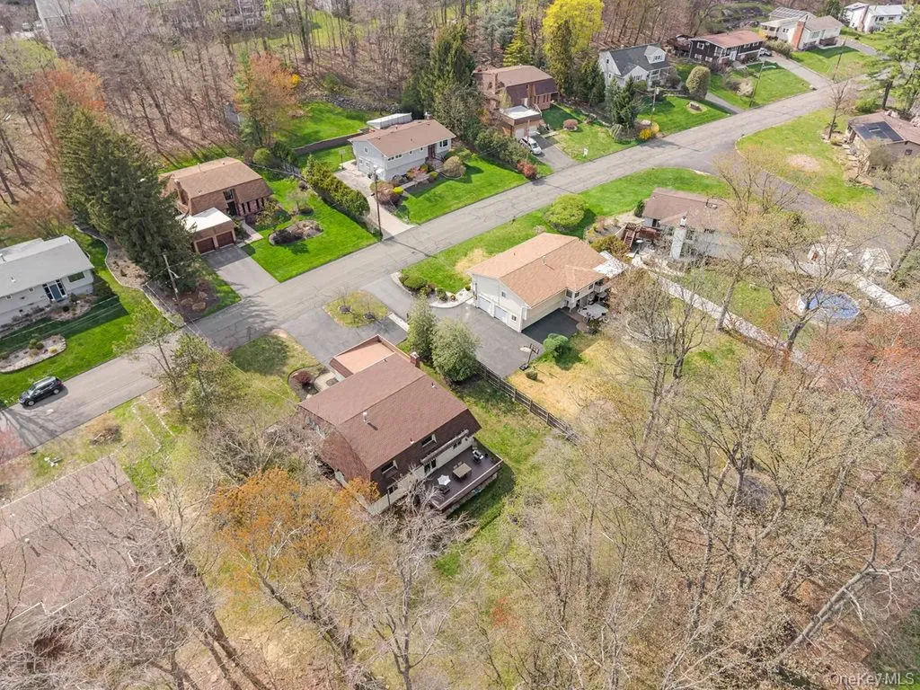 84 Tennyson Drive Nanuet NY 10954