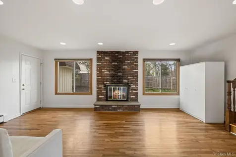 84 Tennyson Drive Nanuet NY 10954