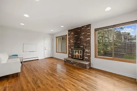84 Tennyson Drive Nanuet NY 10954
