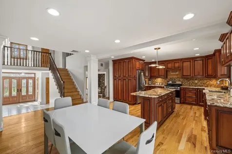 84 Tennyson Drive Nanuet NY 10954