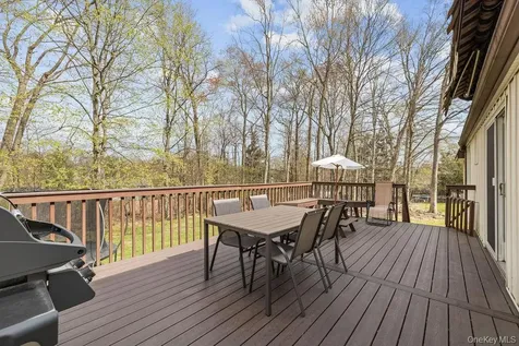 84 Tennyson Drive Nanuet NY 10954