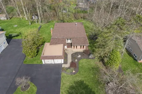 84 Tennyson Drive Nanuet NY 10954