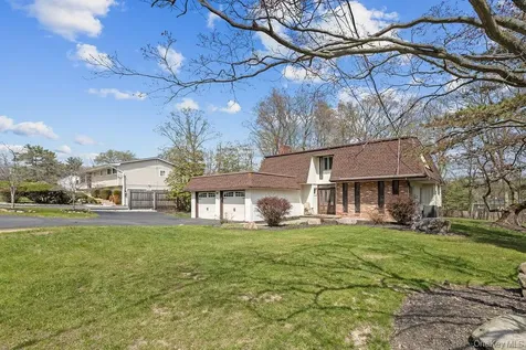 84 Tennyson Drive Nanuet NY 10954