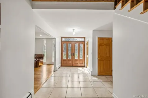 84 Tennyson Drive Nanuet NY 10954
