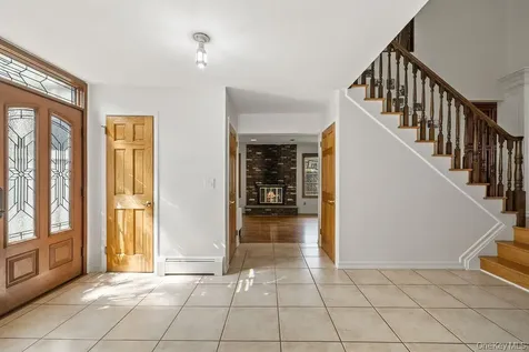 84 Tennyson Drive Nanuet NY 10954