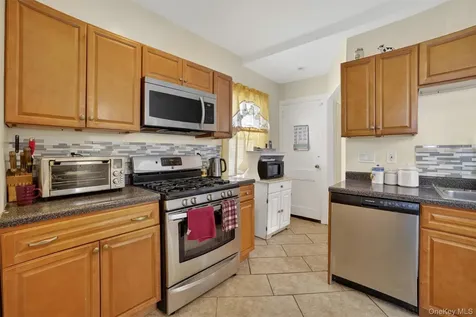 153 Hillside Avenue Mount Vernon NY 10553