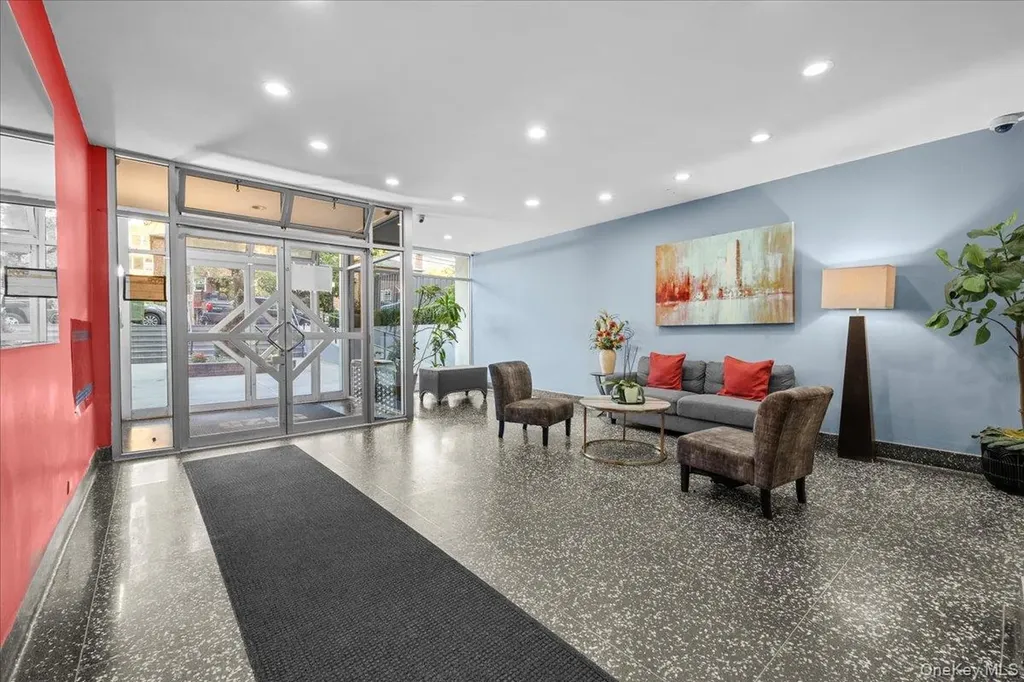5425 Valles Avenue Bronx NY 10471