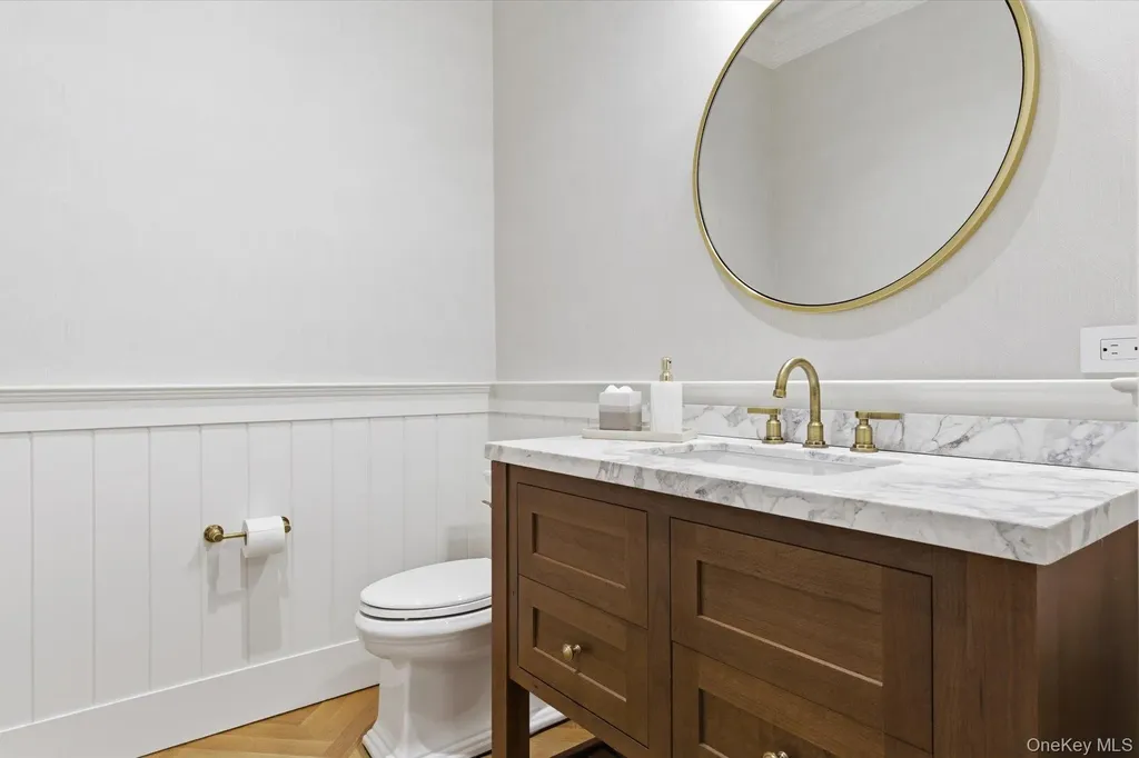 3 Crane Road Lloyd Harbor NY 11743