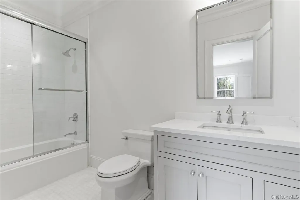 3 Crane Road Lloyd Harbor NY 11743