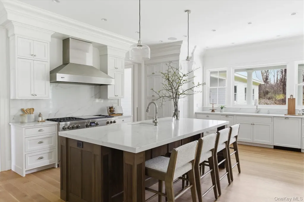 3 Crane Road Lloyd Harbor NY 11743