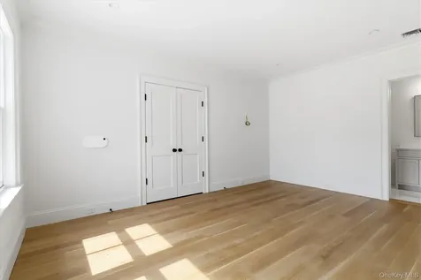 3 Crane Road Lloyd Harbor NY 11743