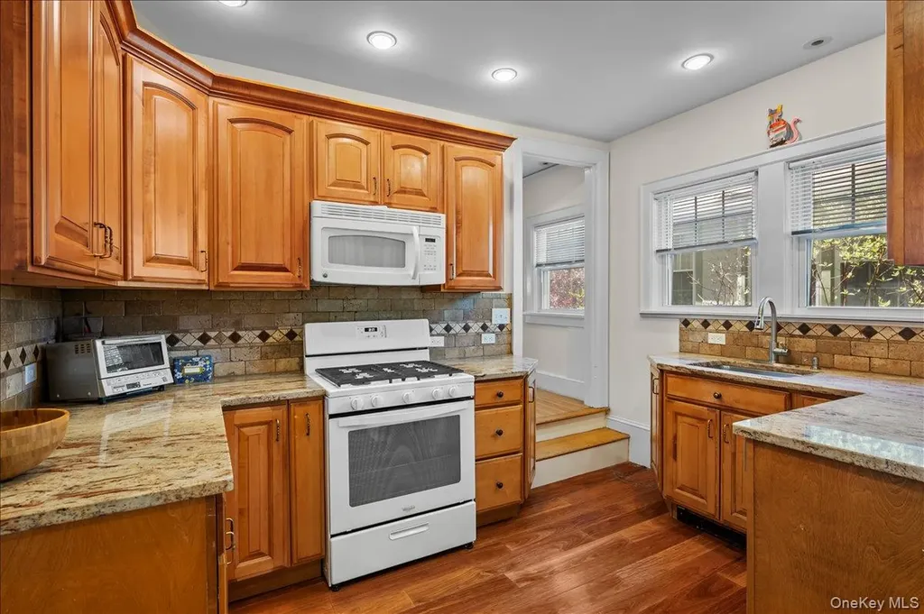 54 Ogden Avenue White Plains NY 10605