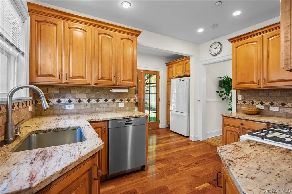 54 Ogden Avenue White Plains NY 10605