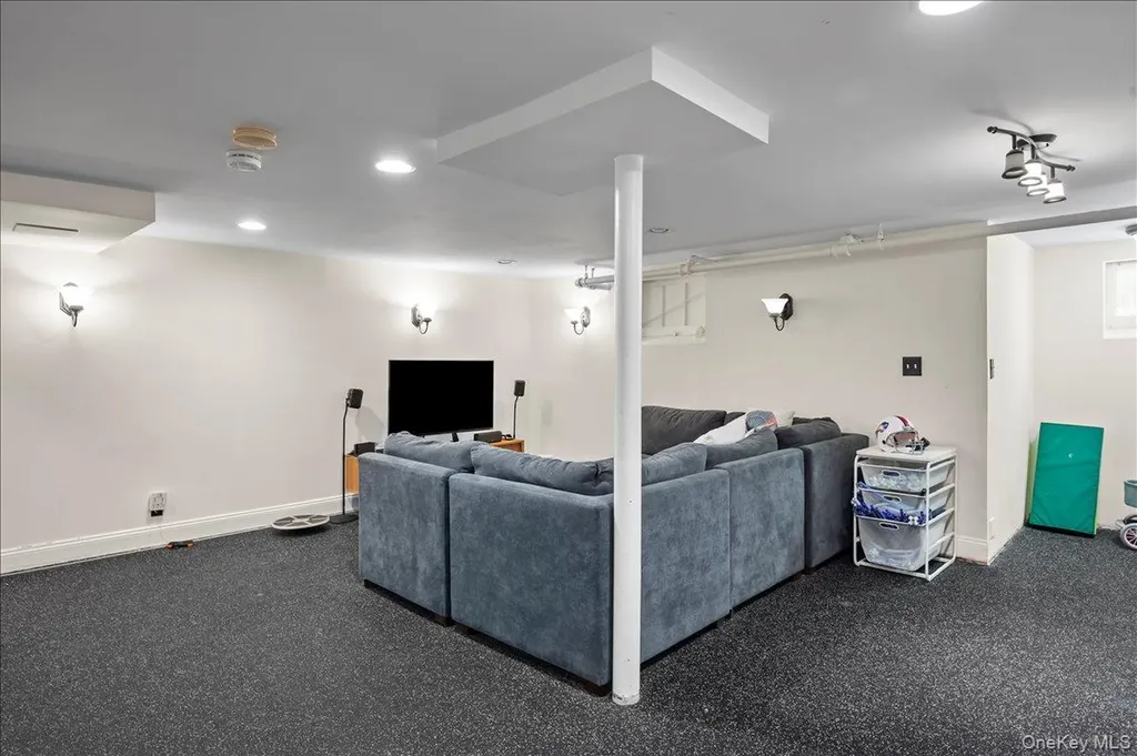 54 Ogden Avenue White Plains NY 10605