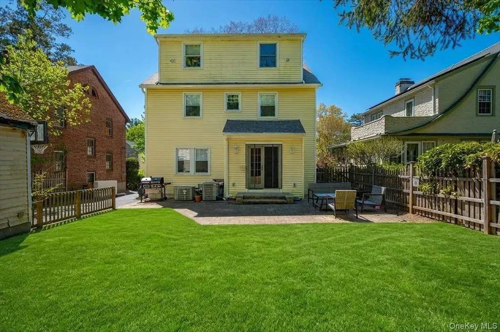 54 Ogden Avenue White Plains NY 10605