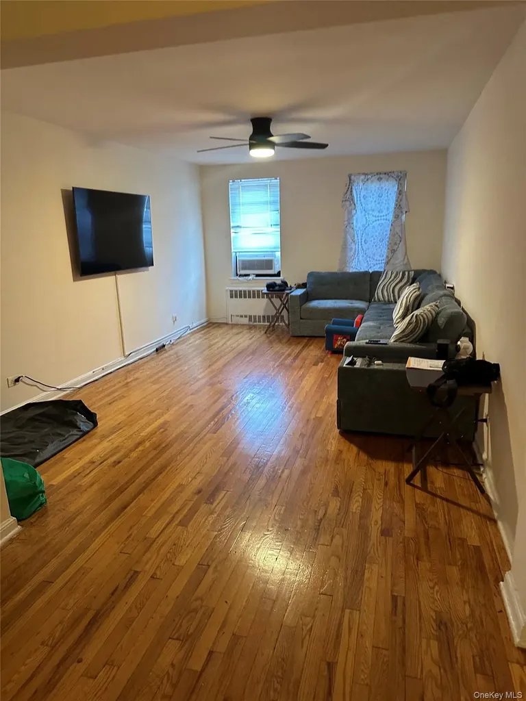 3260 Netherland Avenue Bronx NY 10463