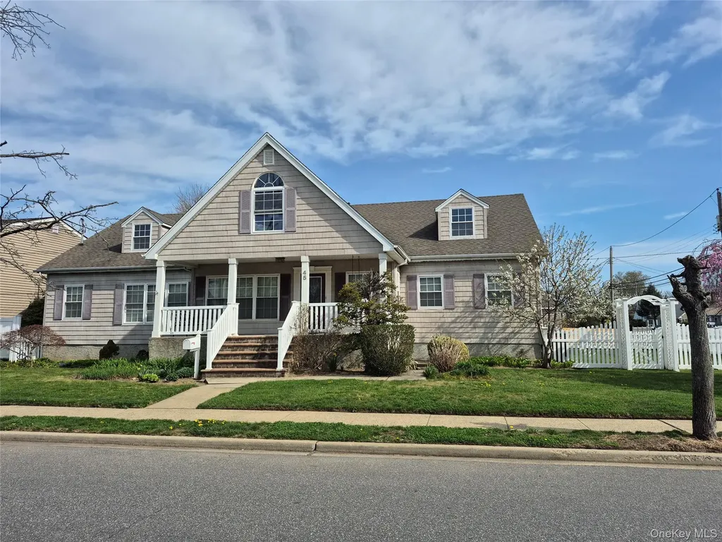 9 ( 45 ) E Henrietta Avenue Oceanside NY 11572